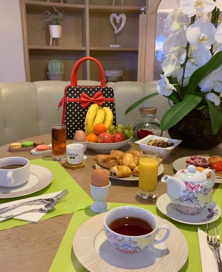 Brit Hotel Confort Le Revest Sainte-Maxime Kültér fotó