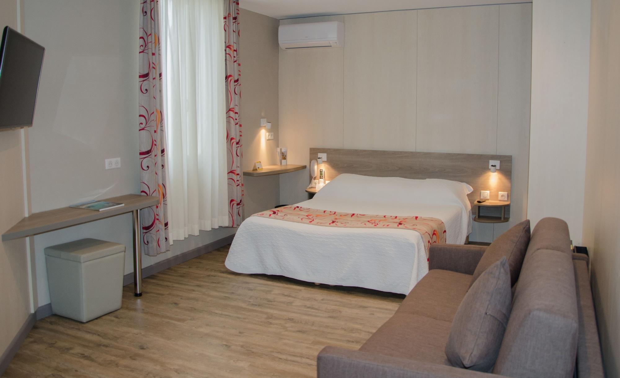 Brit Hotel Confort Le Revest Sainte-Maxime Kültér fotó