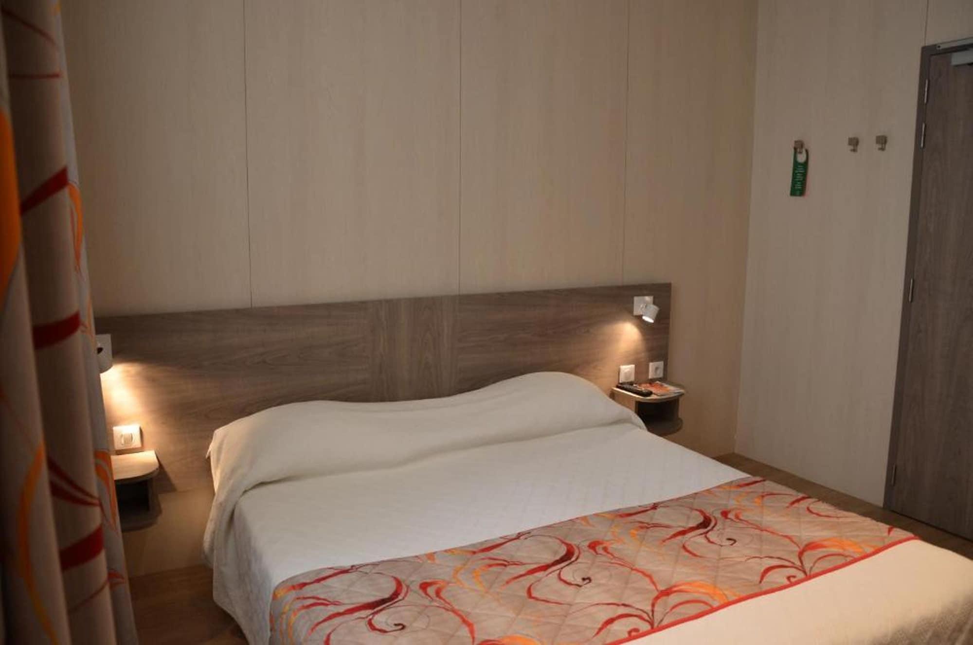 Brit Hotel Confort Le Revest Sainte-Maxime Kültér fotó