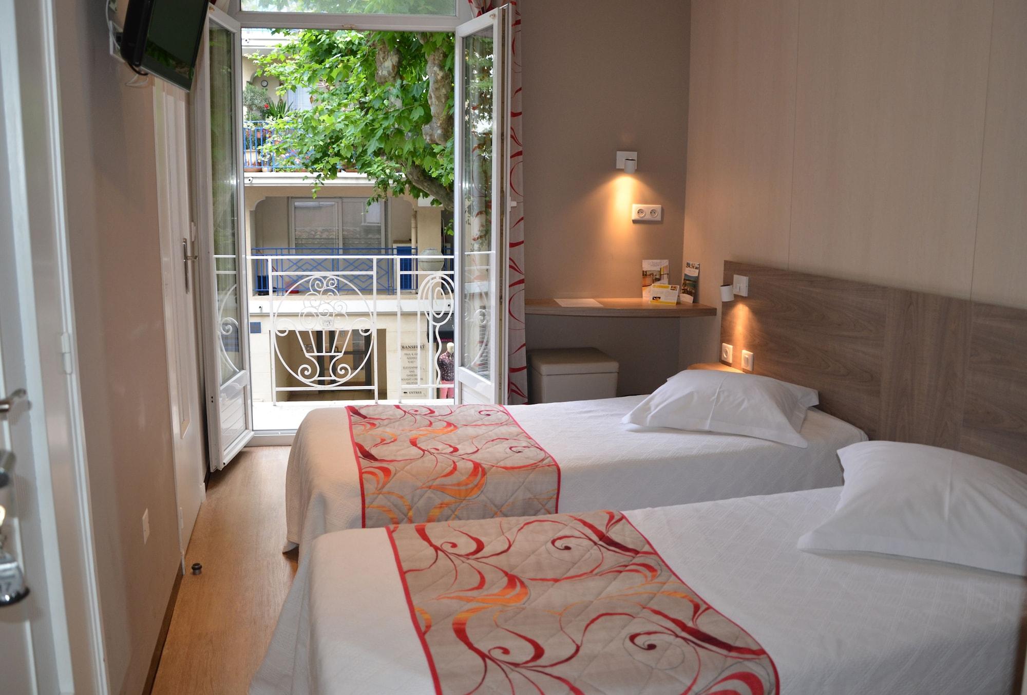 Brit Hotel Confort Le Revest Sainte-Maxime Kültér fotó