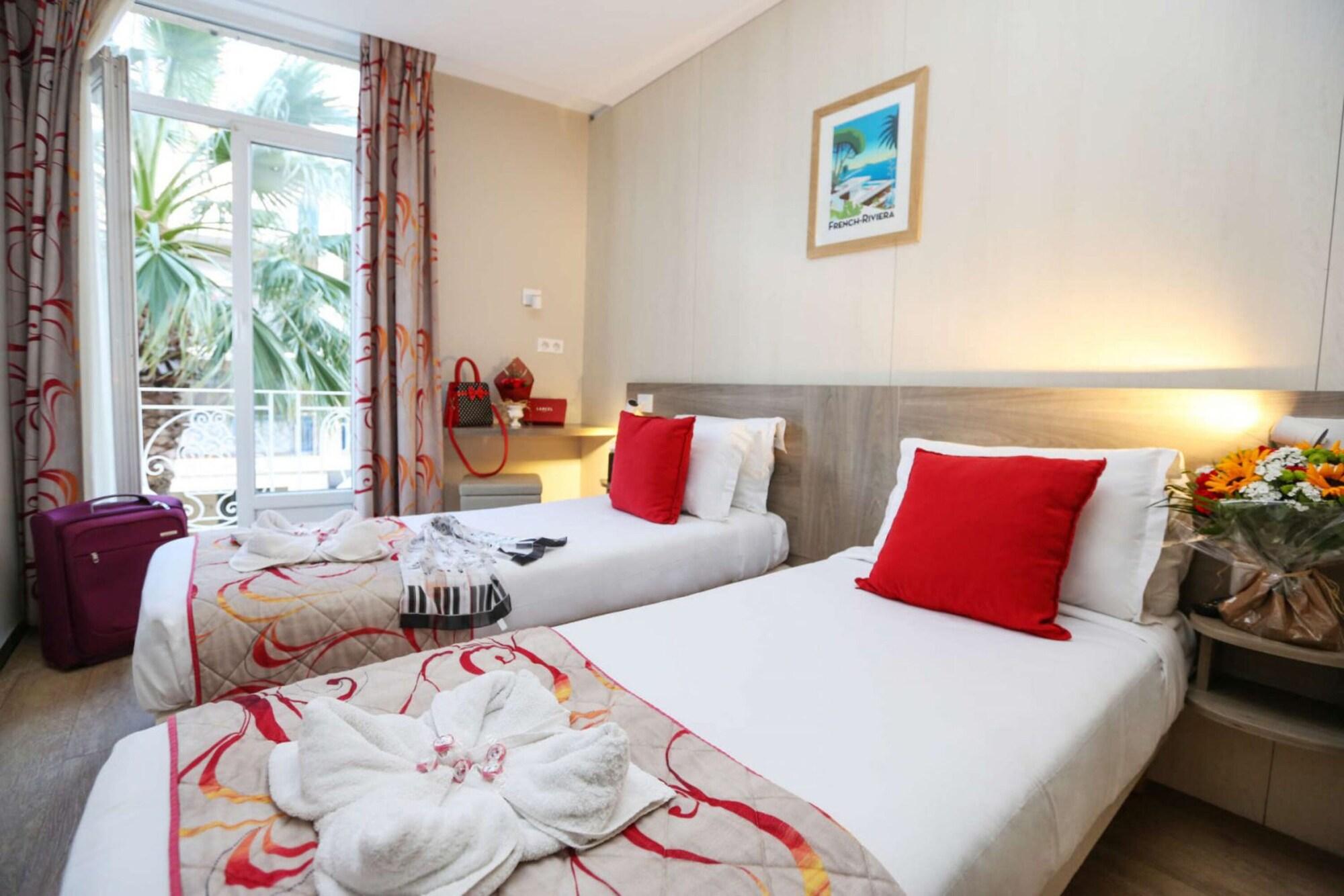 Brit Hotel Confort Le Revest Sainte-Maxime Kültér fotó