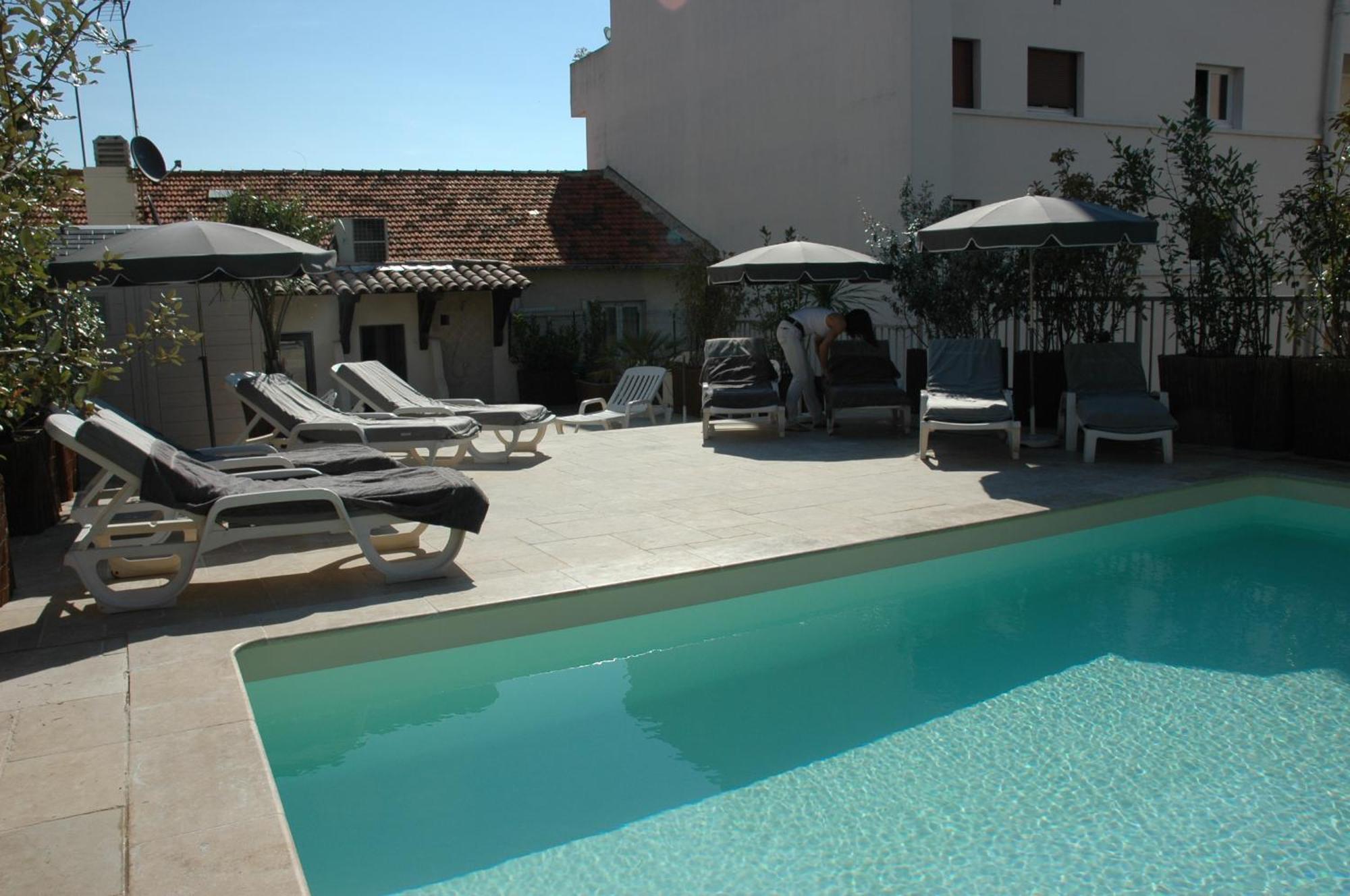 Brit Hotel Confort Le Revest Sainte-Maxime Kültér fotó